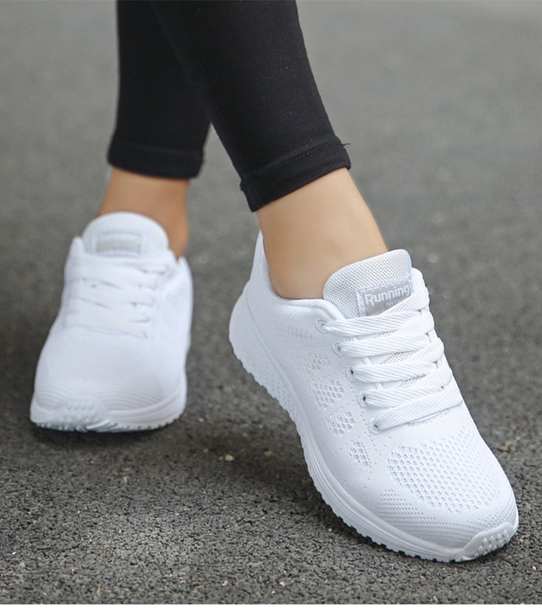 Leichte, atmungsaktive Damen Sneakers, modisches Design, extra große Sohle, ideal für Alltag und Sport, stilvoller Look.