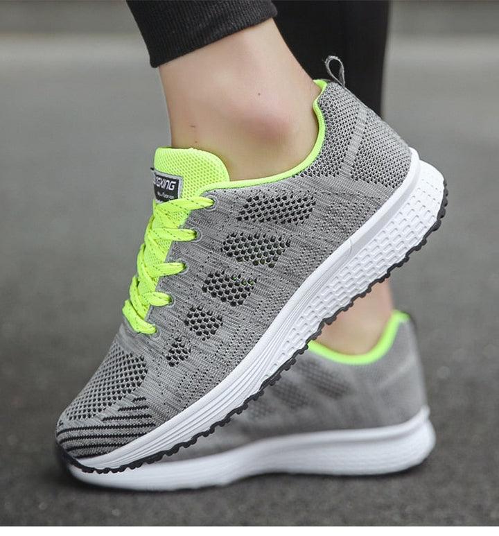 Leichte, atmungsaktive Damen Sneakers, modisches Design, extra große Sohle, ideal für Alltag und Sport, stilvoller Look.