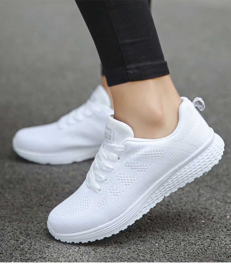 Leichte, atmungsaktive Damen Sneakers, modisches Design, extra große Sohle, ideal für Alltag und Sport, stilvoller Look.