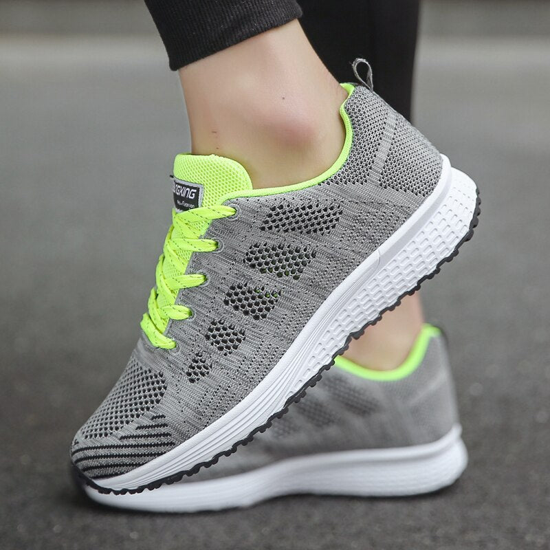 Leichte, atmungsaktive Damen Sneakers, modisches Design, extra große Sohle, ideal für Alltag und Sport, stilvoller Look.