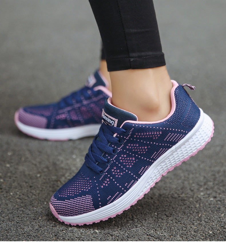 Leichte, atmungsaktive Damen Sneakers, modisches Design, extra große Sohle, ideal für Alltag und Sport, stilvoller Look.