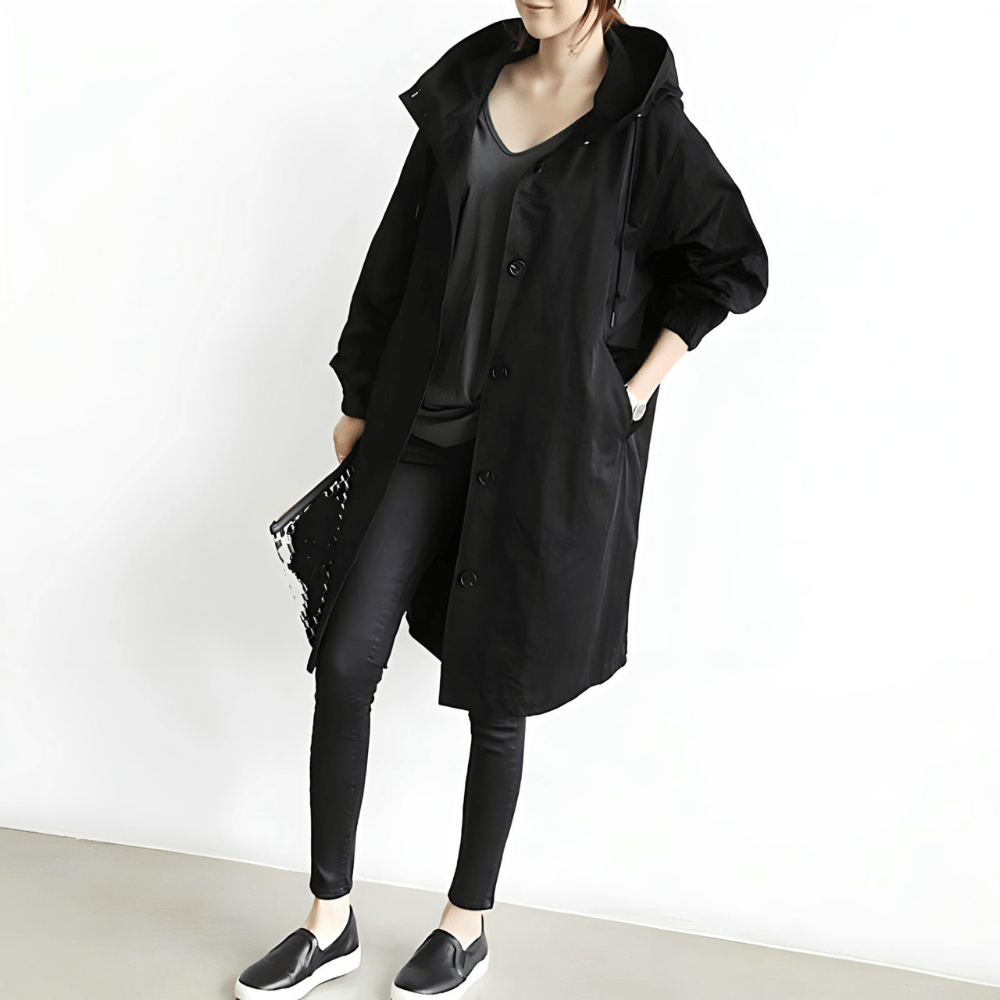 Leichte Damenjacke mit Kapuze, atmungsaktiv, vielseitiges Design, ideal für wechselhaftes Wetter und Freizeitaktivitäten.