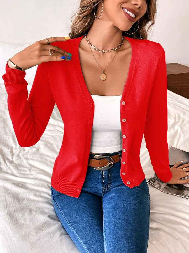 Leichte elegante Damen Strickjacke mit V-Ausschnitt, ideal für Frühling; in Beige, Blau, Erbsengrün und anderen Farben.