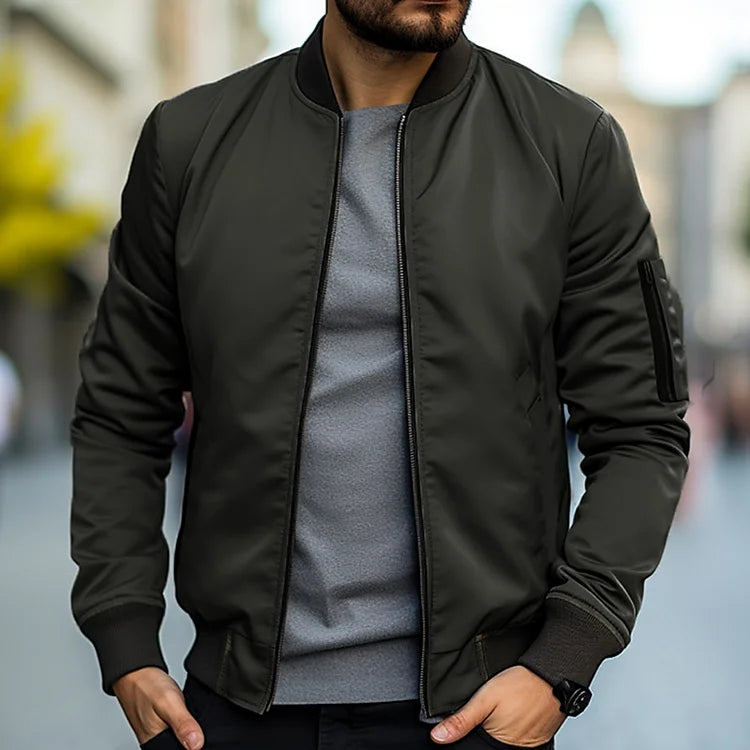 Leichte Herren-Sommerjacke, atmungsaktiv, mit Reißverschluss und Seitentaschen, ideal für Freizeit und warme Tage.