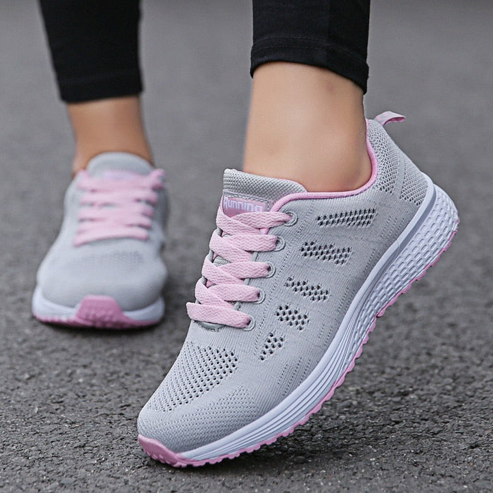 Leichte orthopädische Turnschuhe für Damen, ideal für Sport & Freizeit, in Weiß mit stilvollem Design und optimalem Komfort.