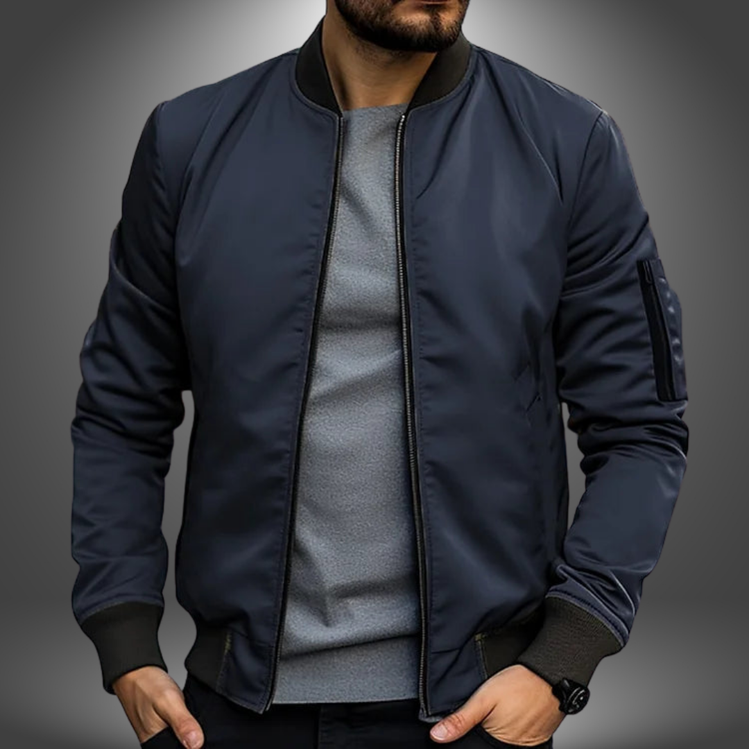"Leichte, wetterfeste Herren Übergangsjacke, handgefertigt, zeitloses Design, atmungsaktiv, mit funktionalen Taschen."
