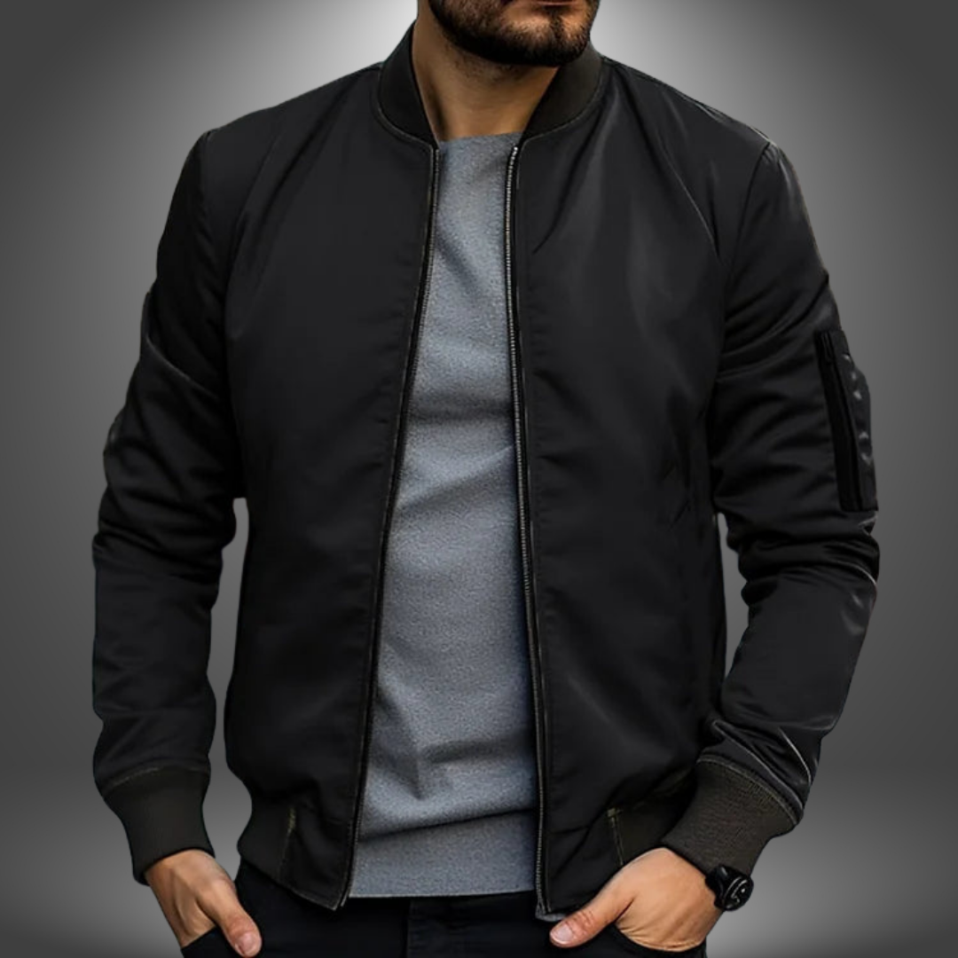 "Leichte, wetterfeste Herren Übergangsjacke, handgefertigt, zeitloses Design, atmungsaktiv, mit funktionalen Taschen."
