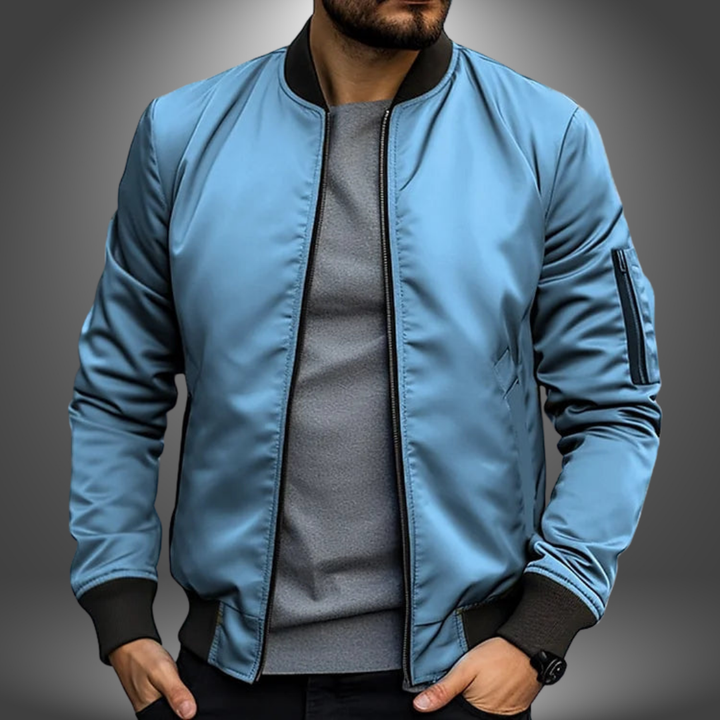 "Leichte, wetterfeste Herren Übergangsjacke, handgefertigt, zeitloses Design, atmungsaktiv, mit funktionalen Taschen."