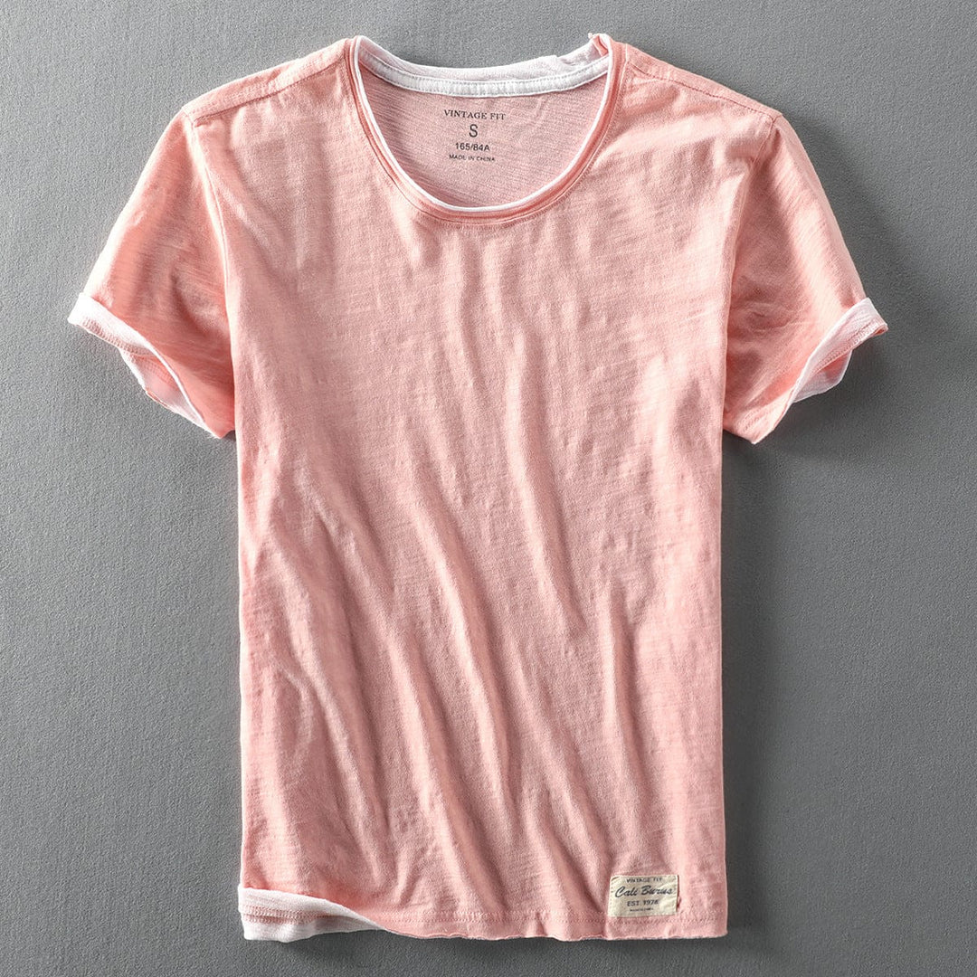 Leichtes Herren T-Shirt in Weiß, weiches Material, kurze Ärmel, perfekt für Sommermode und vielseitige Anlässe.