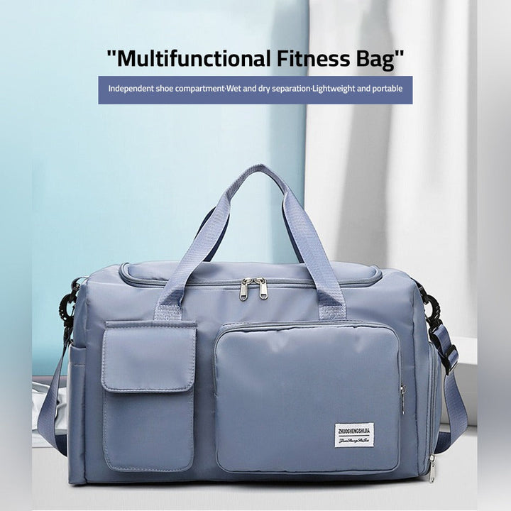 "Lila Damen-Reisetasche mit Schuhfach und mehreren Taschen, ideal für Reisen und Sport, robust und wasserdicht."
