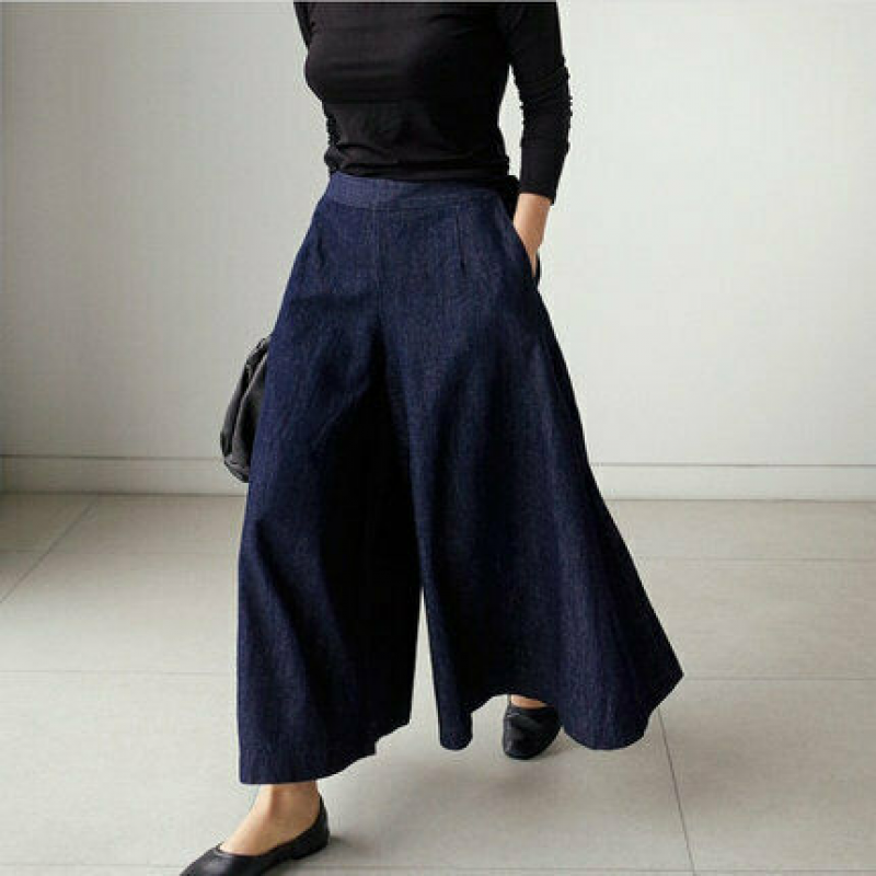 "Luftige Damen-Sommerhose mit weitem Bein, elegant, lässig, ideal für heiße Tage, kombinierbar mit Bluse oder Top."