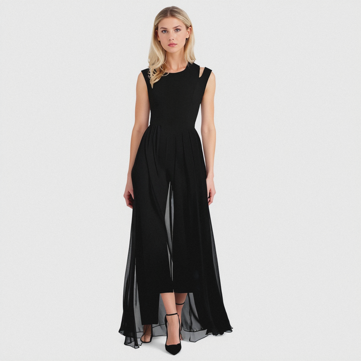 "Luftiger, eleganter Sommer-Jumpsuit für Damen in Schwarz mit schmeichelnder Passform und vielseitigem Design."
