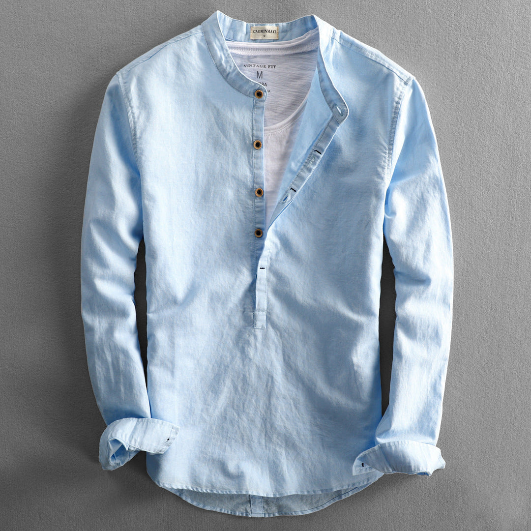 "Luftiges Herrenhemd, leicht und atmungsaktiv, klassisches Design, ideal für warme Sommertage und vielseitiges Styling."