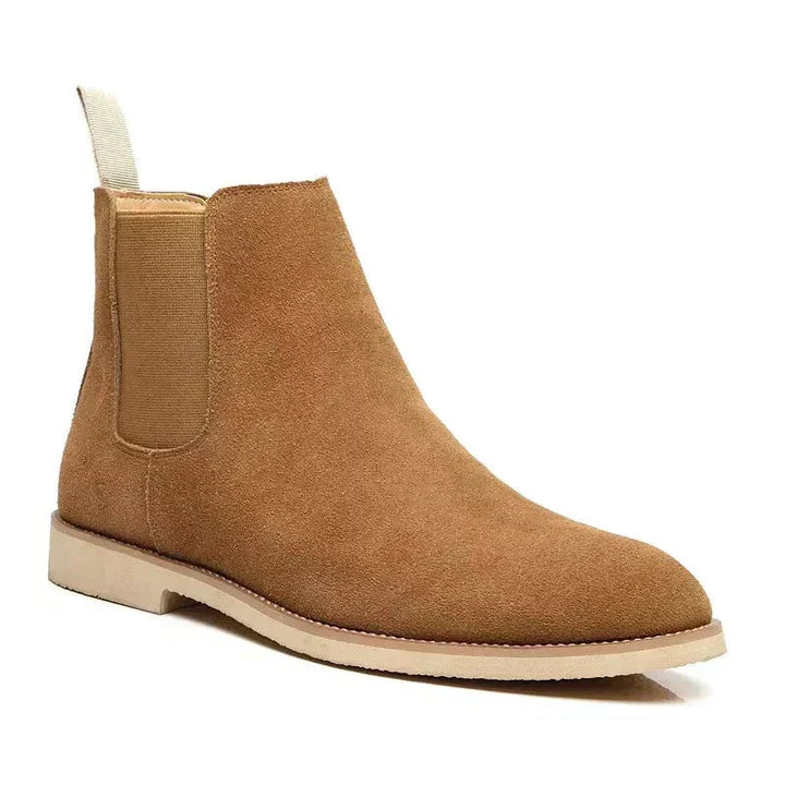 Luxuriöse Chelsea-Stiefel aus weichem Kalbswildleder mit elastischen Einsätzen, elegante Optik, ideal für Damenoutfits.