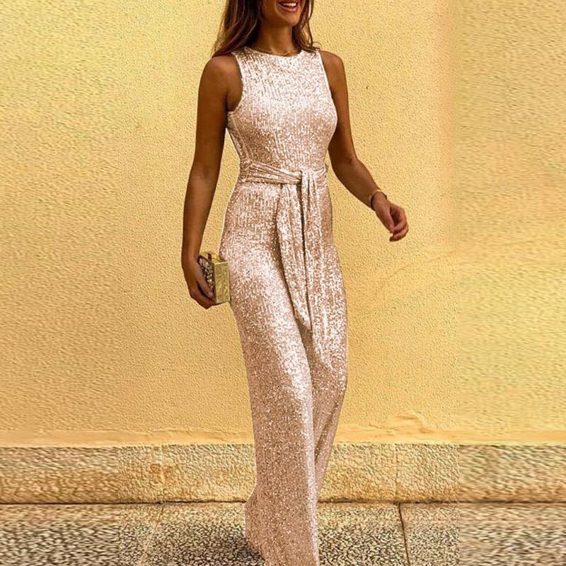 "Luxuriöser ärmelloser Damenjumpsuit, weites Bein, glänzender Stoff, figurumspielend, ideal für Abendveranstaltungen."