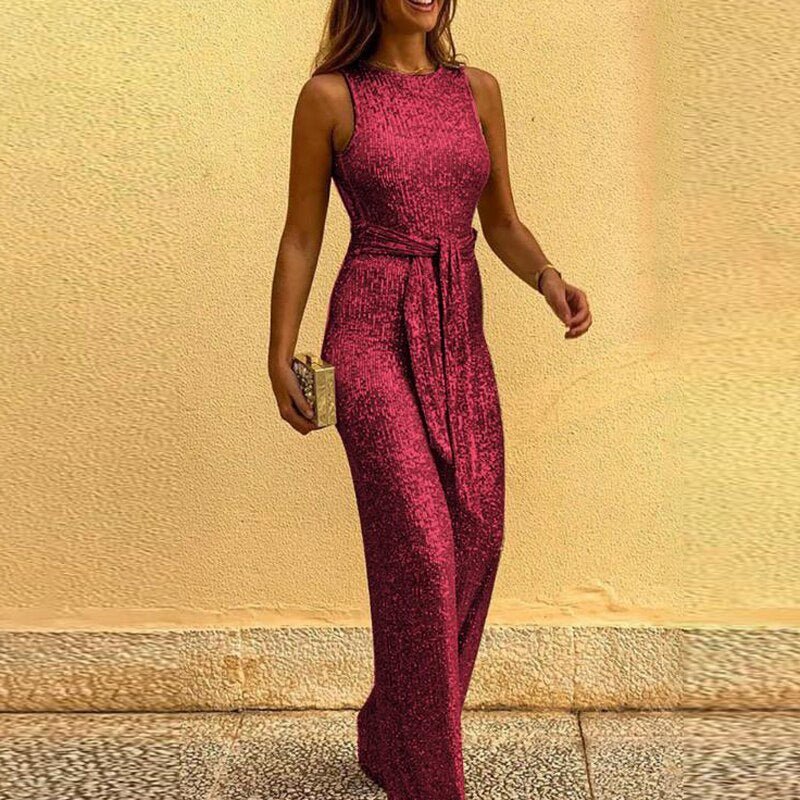 "Luxuriöser ärmelloser Damenjumpsuit, weites Bein, glänzender Stoff, figurumspielend, ideal für Abendveranstaltungen."