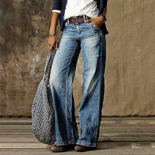"Mackenzie Damen Jeans mit geradem Schnitt, bequeme Passform, langlebiger blauer Denimstoff, vielseitig kombinierbar."