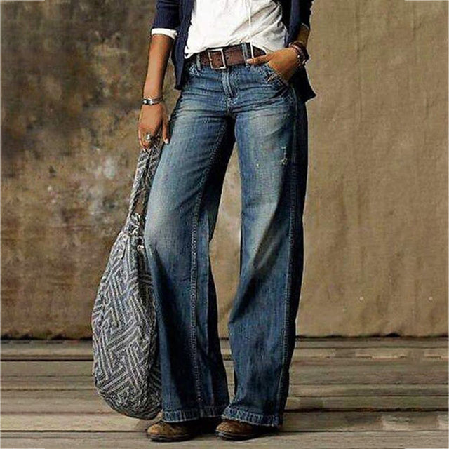 "Mackenzie Damen Jeans mit geradem Schnitt, bequeme Passform, langlebiger blauer Denimstoff, vielseitig kombinierbar."