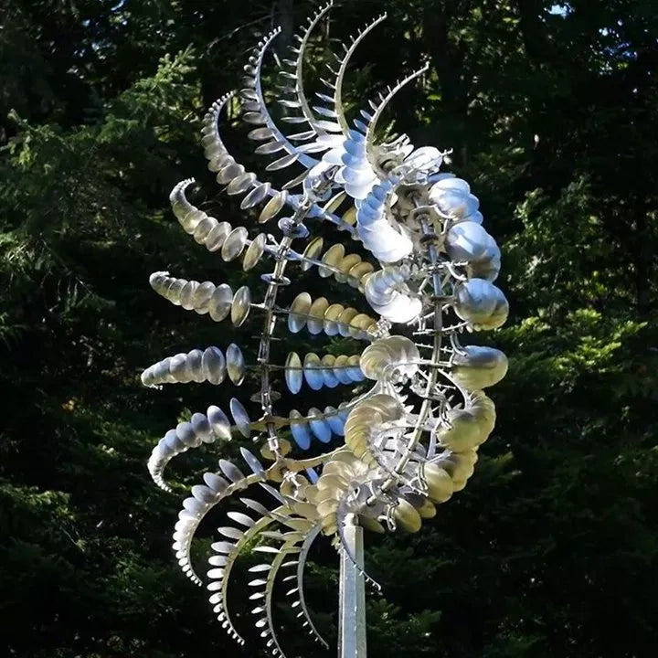 Metallisches Windrad, kinetische Gartendekoration, doppelblättrige Bewegungen, stabiles Stahlmaterial, visuelle Dynamik.