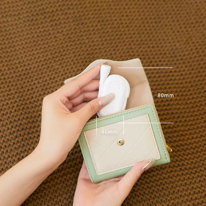 Mini Buchlicht mit dimmbarer LED und 360° Clip, USB-ladbar, ideale tragbare Leselampe für Bücher und Outdoor-Abenteuer.