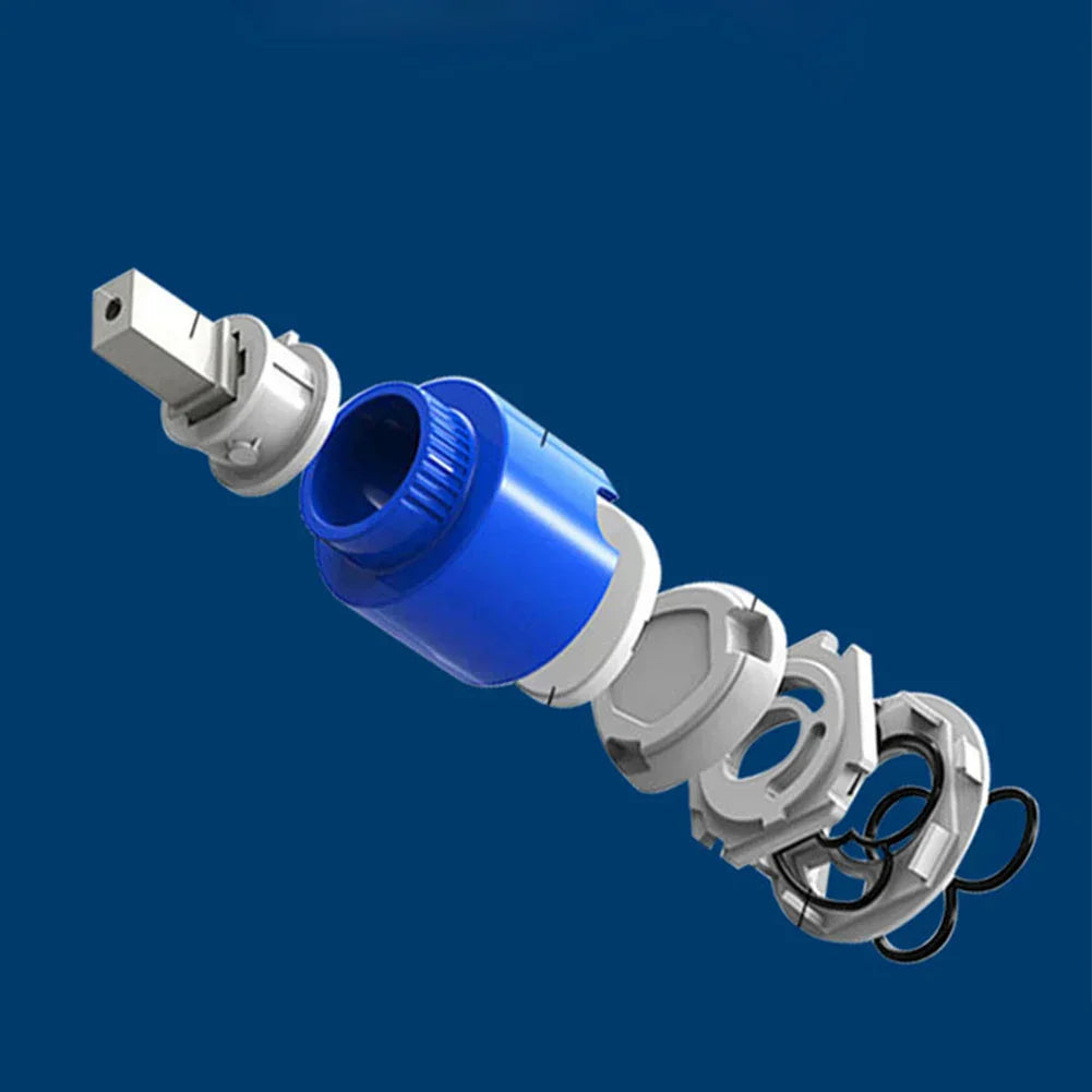 "Moderne Edelstahl-Küchenarmatur mit Einhebelmischer und abziehbarem Auslauf für flexible Wassersteuerung, rostfrei."