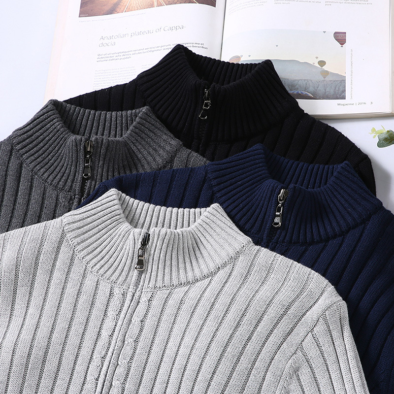 "Moderne Herren Strickjacke aus Baumwolle, elegante Passform, klassische Farben, Vorderansicht, ideal für jeden Anlass."