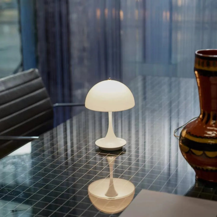 "Moderne kabellose Lampe mit Metall-Design, energieeffiziente LED, stilvoll für Wohnzimmer, Schlafzimmer, Büro"