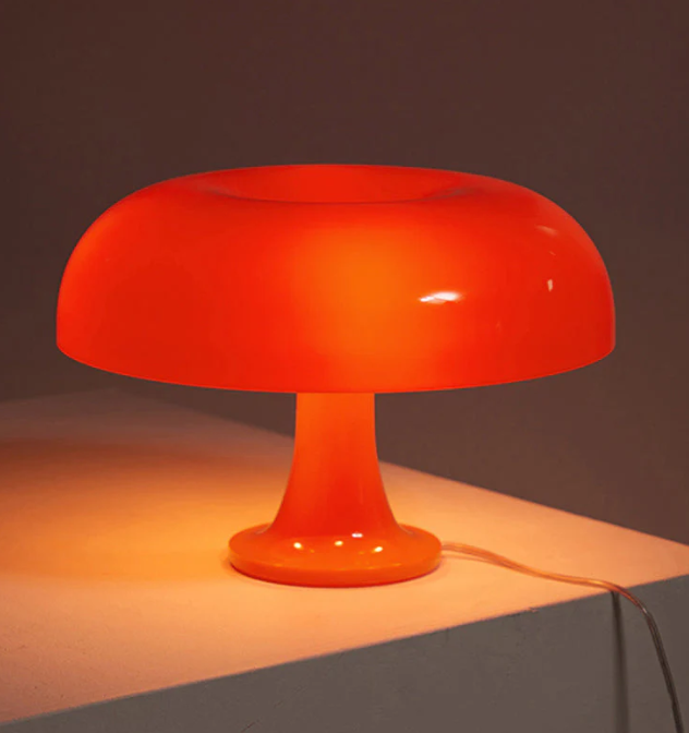 "Moderne LED-Pilz-Tischlampe, minimalistisch, energiesparend, ideal für Wohn- und Schlafzimmer mit sanftem, warmem Licht."