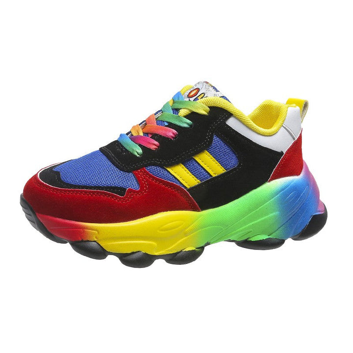 "Moderne orthopädische Turnschuhe, stilvoll und komfortabel, mit rutschfesten Sohlen und zeitgemäßem Design für Damen."