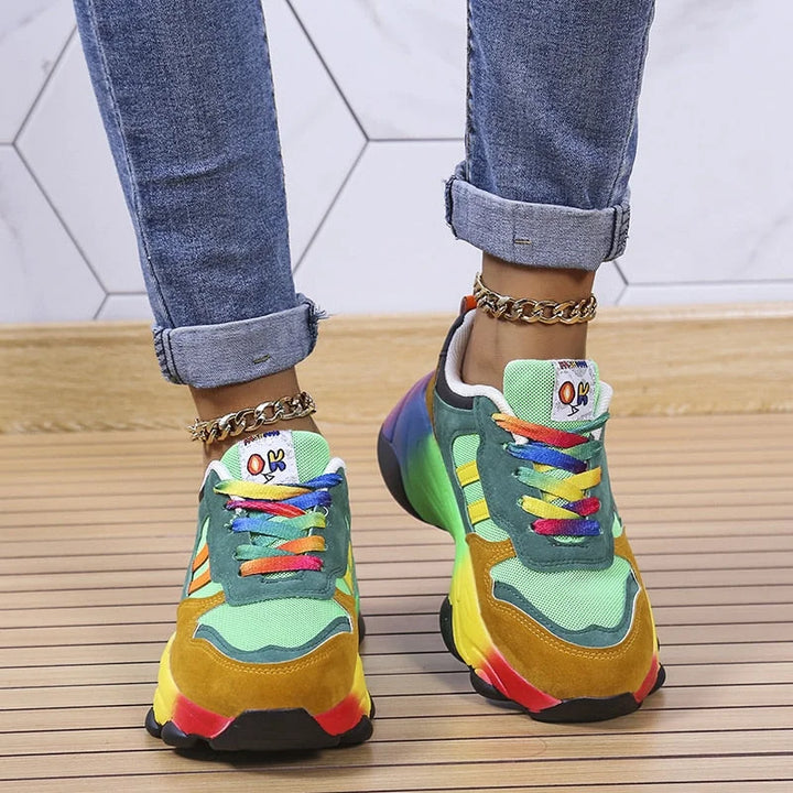 "Moderne orthopädische Turnschuhe, stilvoll und komfortabel, mit rutschfesten Sohlen und zeitgemäßem Design für Damen."