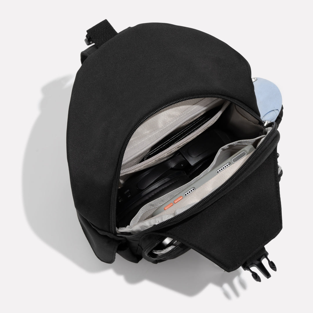 "Moderne schwarze Anti-Diebstahl Crossbody-Tasche für Frauen, stylisch und funktional, ideal für urbane Abenteuer."