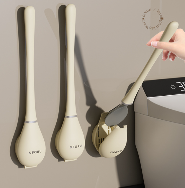 Moderne Silikon-Toilettenbürste, hygienisch, mit flachem Kopf und Wandhalterung, ideal für elegante Badezimmer.