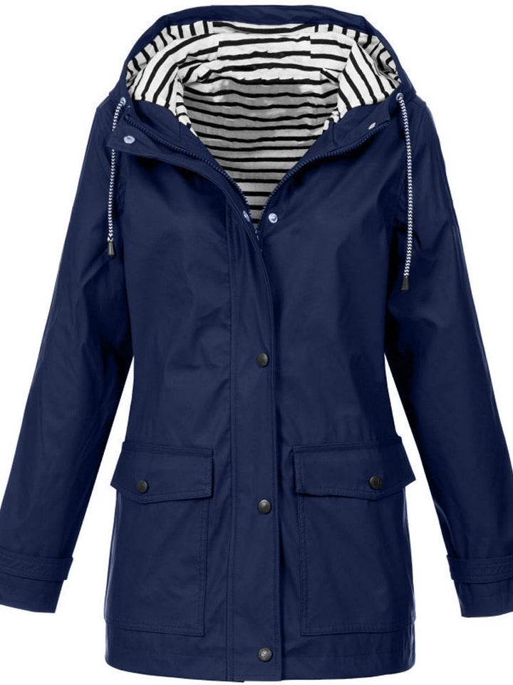 Moderner Damenmantel, wasser- und winddicht, mit Kapuze, mittlere Länge, perfekt für jede Wetterlage und stilvolles Outfit.