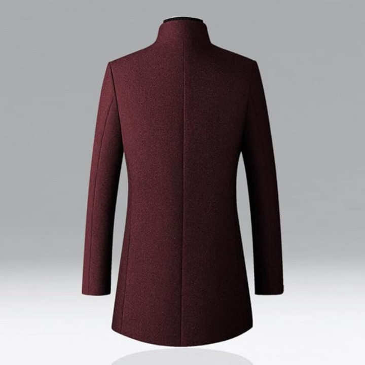 Moderner Herrenmantel für Herbst/Winter, eleganter Schnitt, wärmendes Innenfutter, längerer Schutz, vielseitig kombinierbar.