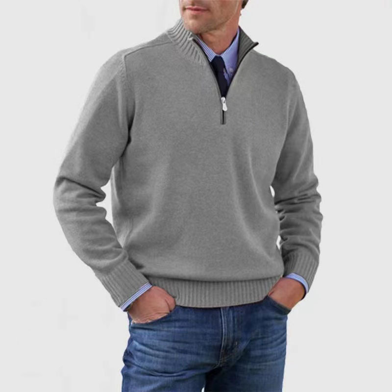 "Moderner Herrenpullover mit halbem Reißverschluss, weiches Material, ideal für kühle Tage und vielseitig kombinierbar."