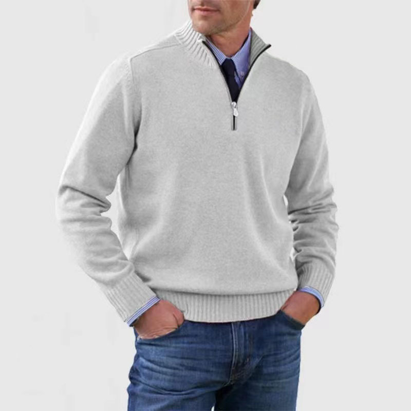 "Moderner Herrenpullover mit halbem Reißverschluss, weiches Material, ideal für kühle Tage und vielseitig kombinierbar."