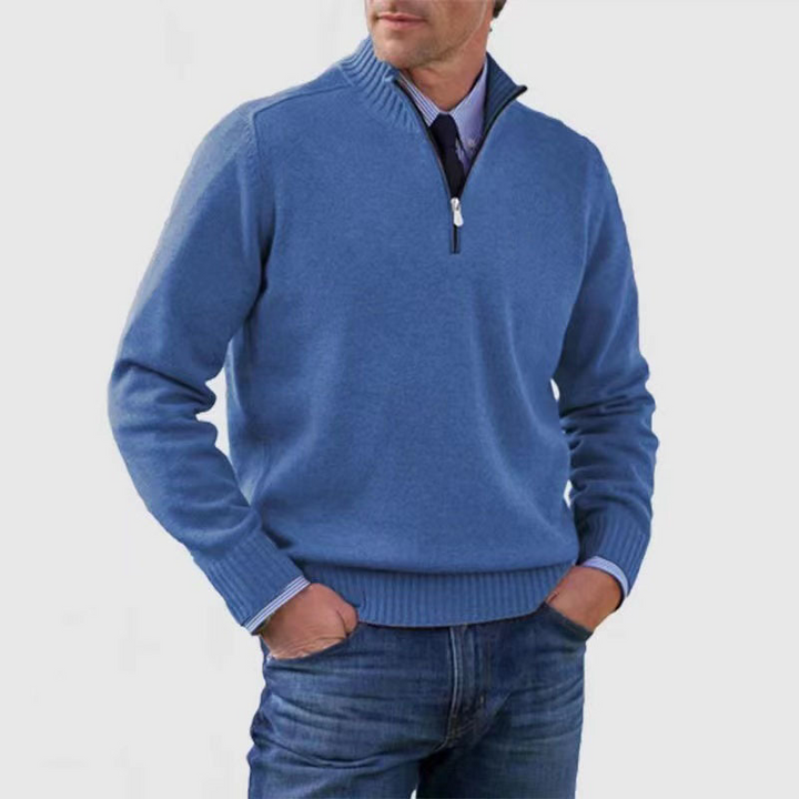 "Moderner Herrenpullover mit halbem Reißverschluss, weiches Material, ideal für kühle Tage und vielseitig kombinierbar."