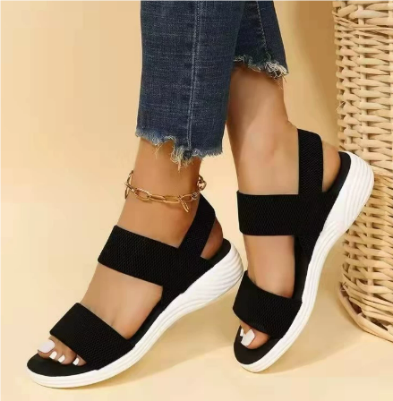 Modische, atmungsaktive Damensandalen in Schwarz mit orthopädischem Komfort und verstellbarer Passform für warme Tage.
