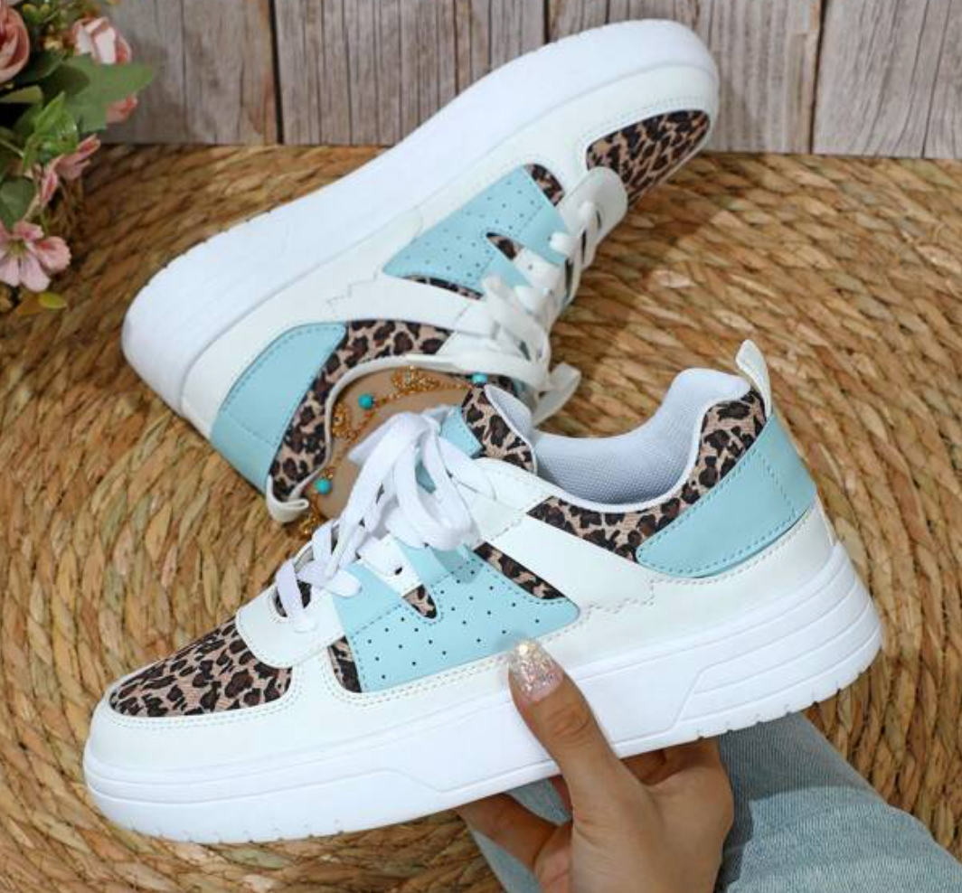 Modische Damen Sneaker in Leopardenmuster, vielseitige Farben, hoher Komfort, ideal für jedes Outfit, Eyecatcher-Schuhwerk.