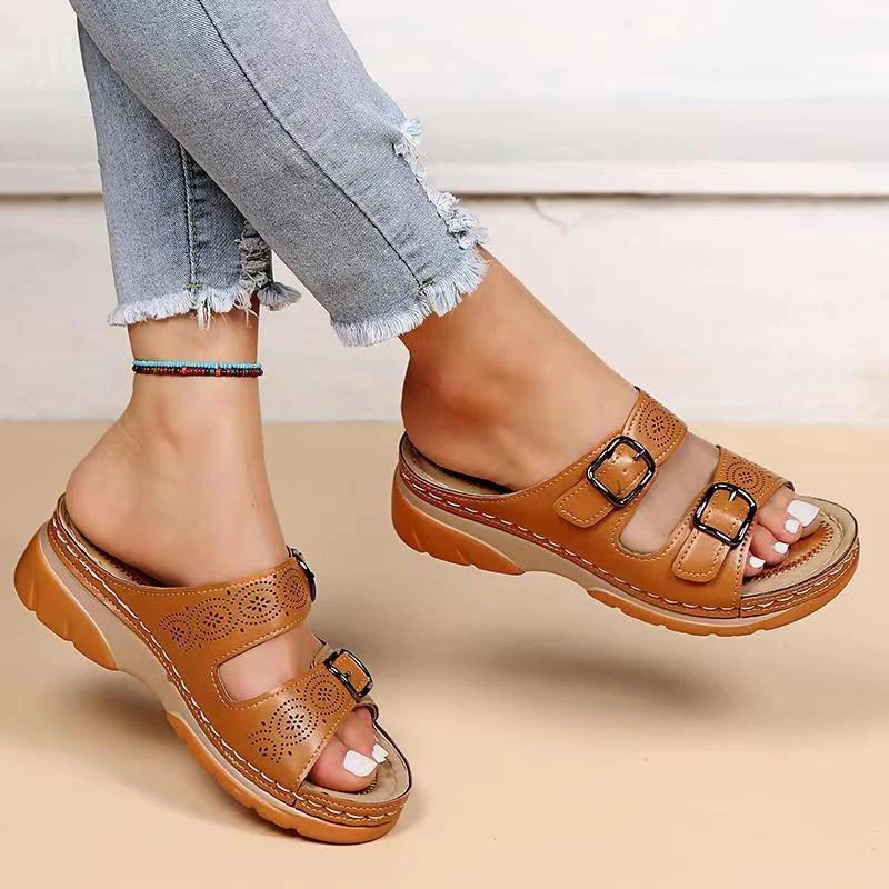 "Modische orthopädische Sandalen für Damen, braun, atmungsaktives Material, leichte EVA-Sohle, ergonomisches Design."