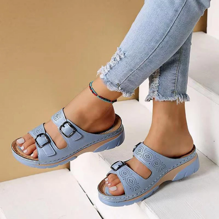 "Modische orthopädische Sandalen für Damen, braun, atmungsaktives Material, leichte EVA-Sohle, ergonomisches Design."