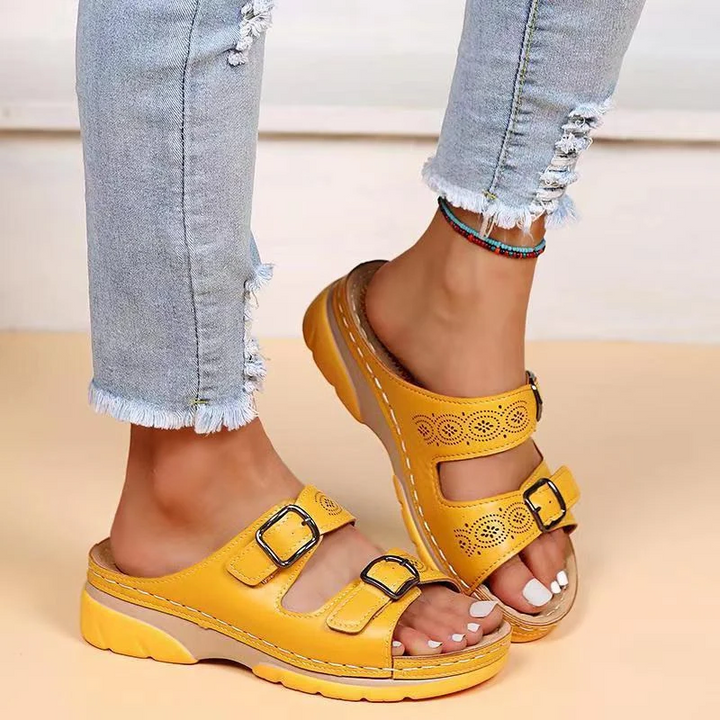 "Modische orthopädische Sandalen für Damen, braun, atmungsaktives Material, leichte EVA-Sohle, ergonomisches Design."
