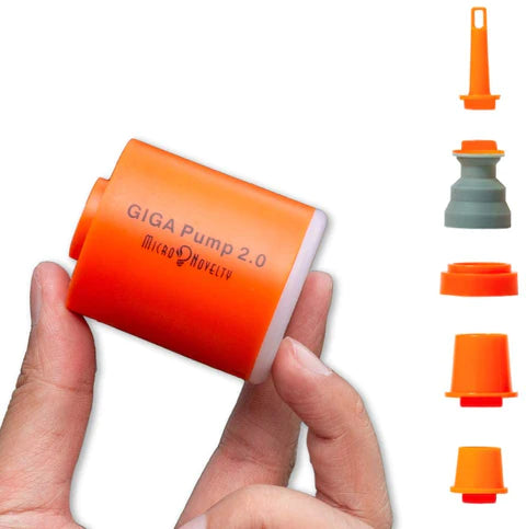 "Multifunktionale tragbare Luftpumpe, kompakt, wasserfest, mit Vakuumpumpe und Taschenlampe für Outdoor-Aktivitäten."
