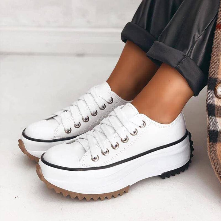 "Orthopädische Damen Plattform Sneaker, weiß, stilvoll mit erhöhtem Design und robuster Sohle für Komfort und Mode"