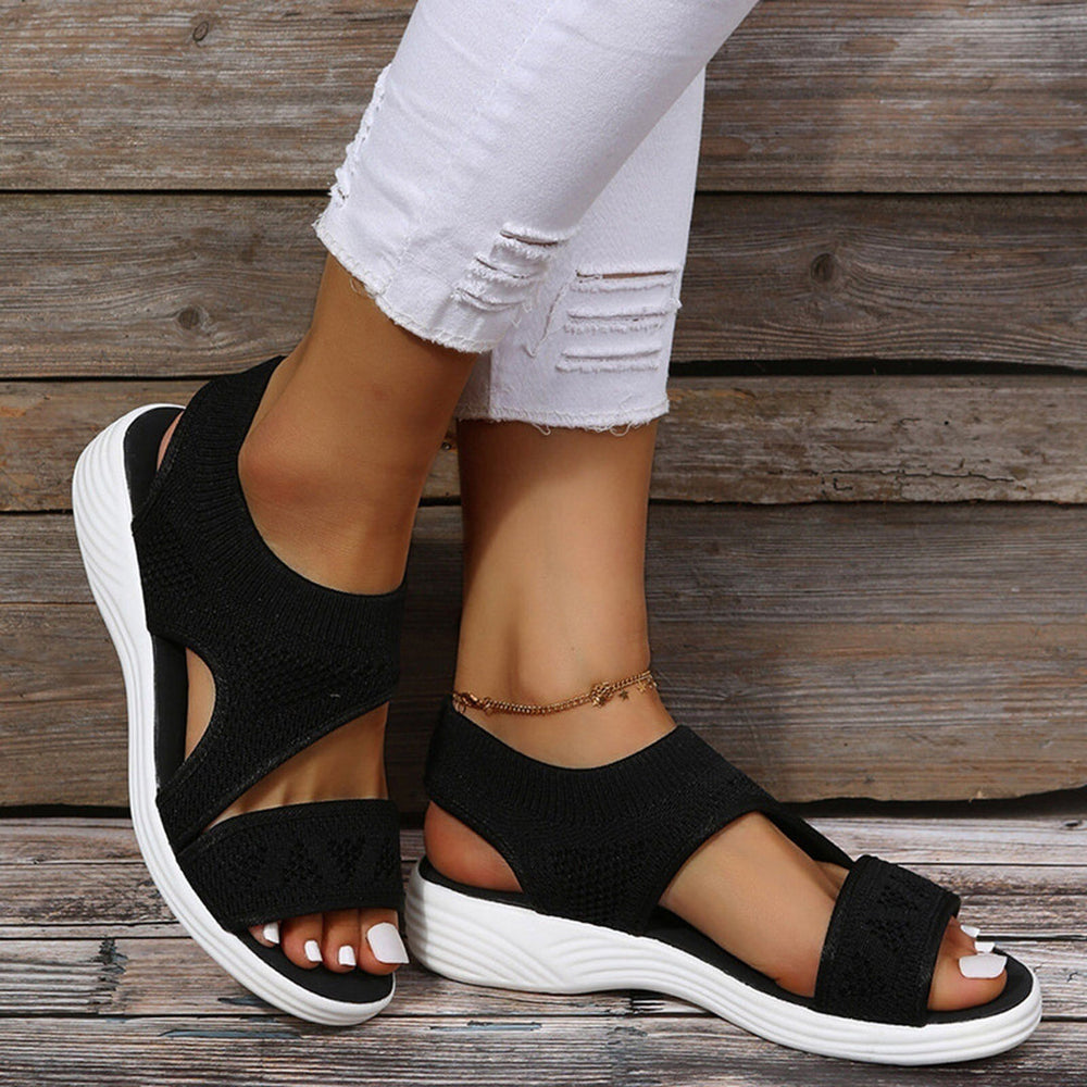 Orthopädische Damen-Sandalen, braun, mit Fußgewölbeunterstützung, atmungsaktiv, für Komfort und Schmerzreduktion im Sommer.