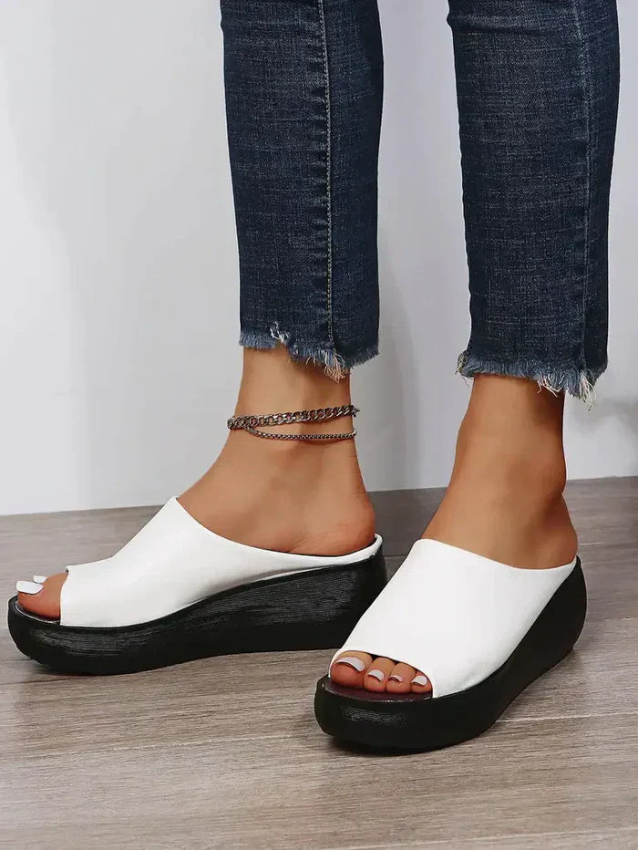 "Orthopädische Damen-Sandalen, Sommerkomfort, Fußschutz, rutschhemmende Sohle, elegante Farben, stilvoll, bequem"