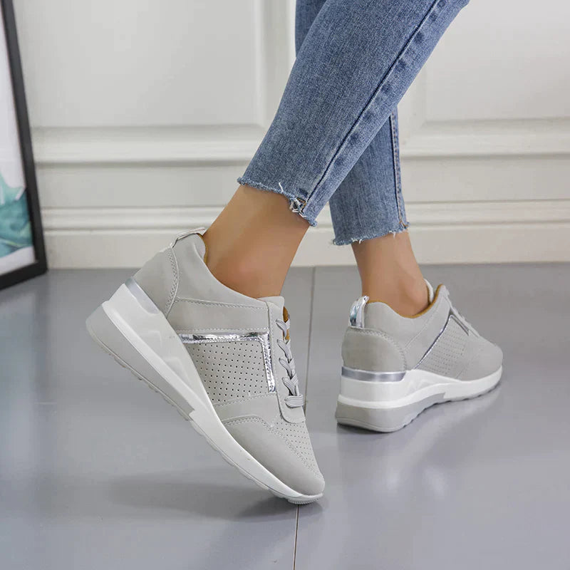 Orthopädische Damen-Sneaker in Weiß mit gepolsterter Sohle und atmungsaktivem Material für stilvollen Komfort und Unterstützu