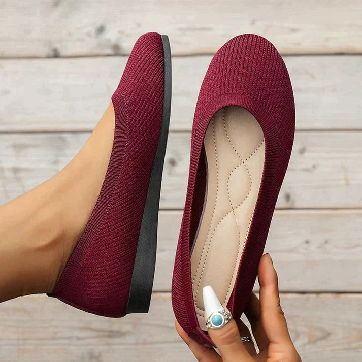 "Orthopädische Damen-Sommerschuhe mit gepolstertem Fußbett und atmungsaktivem Mesh, optimal für Komfort und Unterstützung."