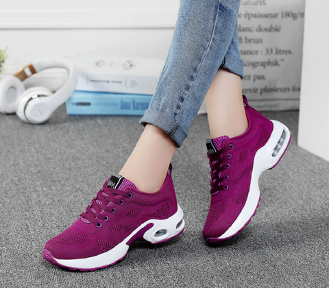 "Orthopädische Damenschuhe, Hellblau-Violett, atmungsaktives Mesh, flexible PVC-Sohle, modern, stylisch und bequem."