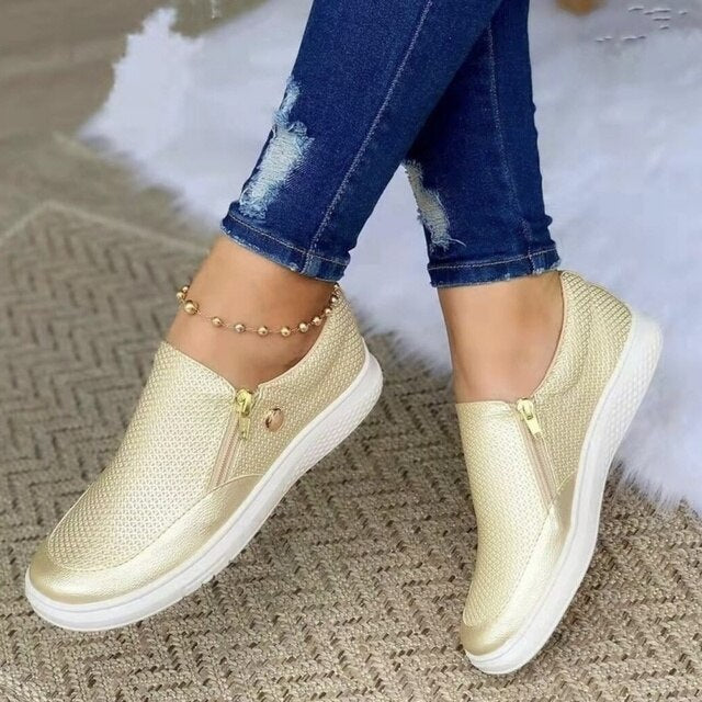Orthopädische Damenschuhe in modernem Design, atmungsaktiv, flach, ideal für Komfort und Stil im Alltag.